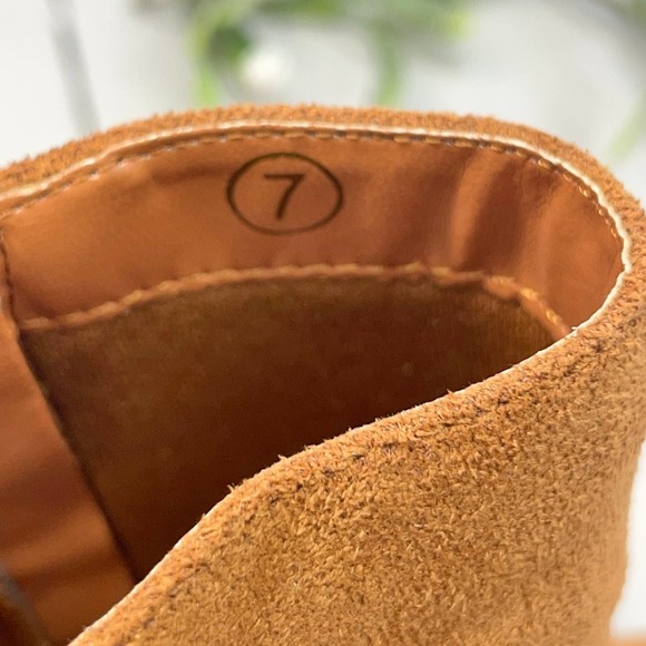 Women's Camel Ankle Boots with Ruffles (Size 7) - Picture 9 of 13